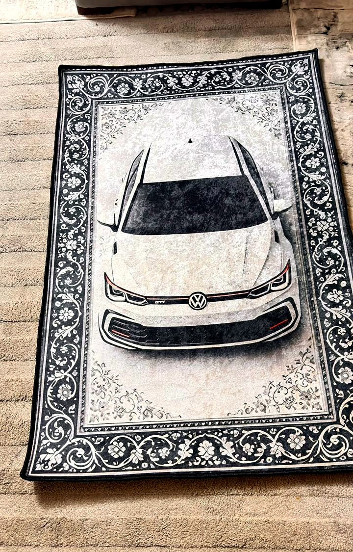 صورة عميل لسجادة Aamra على الأرض